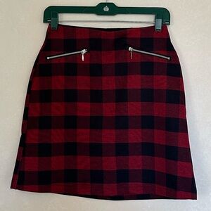 Maurice’s Holiday Mini Skirt, size small, red and black